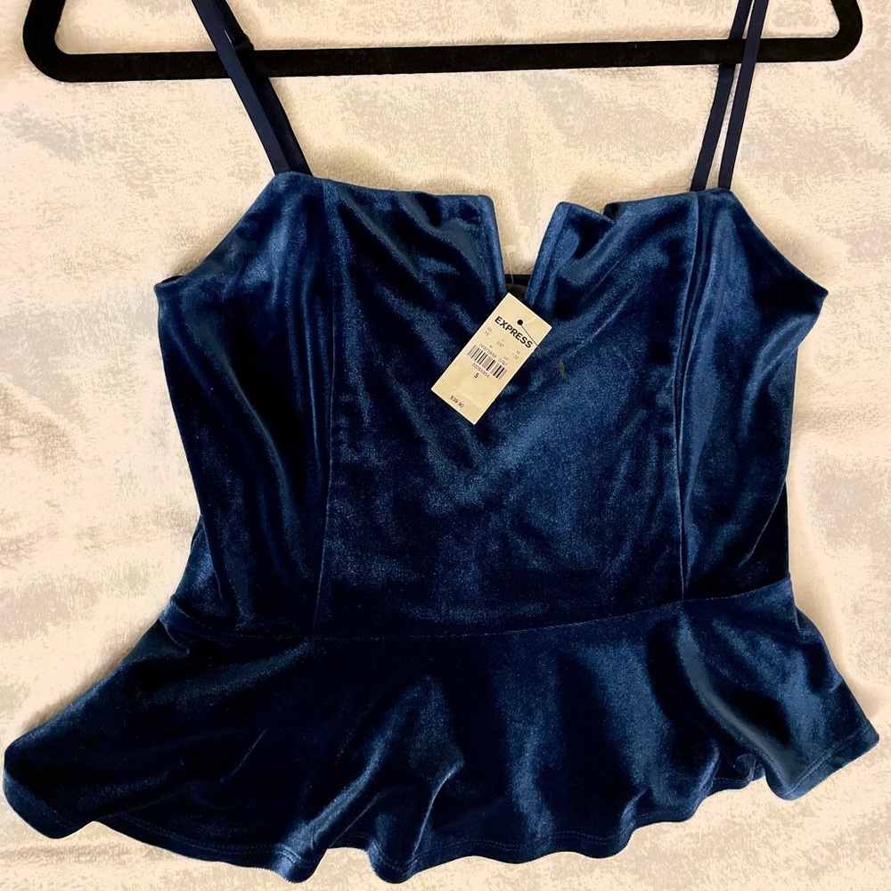 Express brand. top with waves. small size.